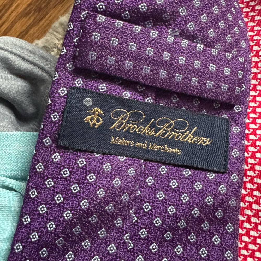 Multiple formal ties - Picture 9 of 11